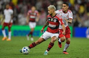 Flamengo e Internacional empatam em 0 a 0, no MaracanãO time Rubro-Negro deixa o campo com protesto da torcida: "time sem vergonha" Flamengo e Internacional empatam em 0 a 0, no Maracanã