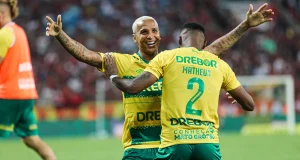 Flamengo é dominado e perde para o CuiabáOs donos da casa venceram por 3 a 0. Flamengo é dominado é perde para o Cuiabá