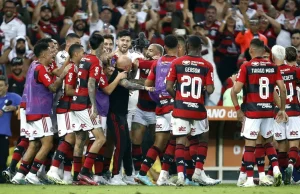 Flamengo vence o Grêmio e vai para final da Copa do BrasilArrascaeta, de pênalti, marcou o gol da vitória. Flamengo vence o Grêmio e vai para final da Copa do Brasil