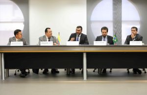 Governador Wilson Lima destaca importância de projeto Anatel que levará internet para Alto SolimõesEncontro em Brasília discute o Programa Amazônia Integrada e Sustentável (Pais), que implementa fibra óptica ao longo dos rios da região. Governador Wilson Lima destaca importância de projeto Anatel que levará internet para Alto Solimões