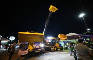 Governo do Amazonas impulsiona setor primário com acesso ao crédito rural durante a VII Feira da Nilton Lins A Afeam participou da VII Feira da Nilton Lins oferecendo linhas de crédito em condições especiais para o produtor rural do Amazonas. Governo do Amazonas impulsiona setor primário com acesso ao crédito rural durante a VII Feira da Nilton Lins