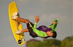Jajá do Wake faz história como primeiro amazonense a vencer etapa do Brasileiro de Wakeboard em casaO atleta indígena Jair Paulino busca seu primeiro título na competição nacional e se prepara para disputar o Mundial de Wakeboard 2023. Jajá do Wake faz história como primeiro amazonense a vencer etapa do Brasileiro de Wakeboard em casa