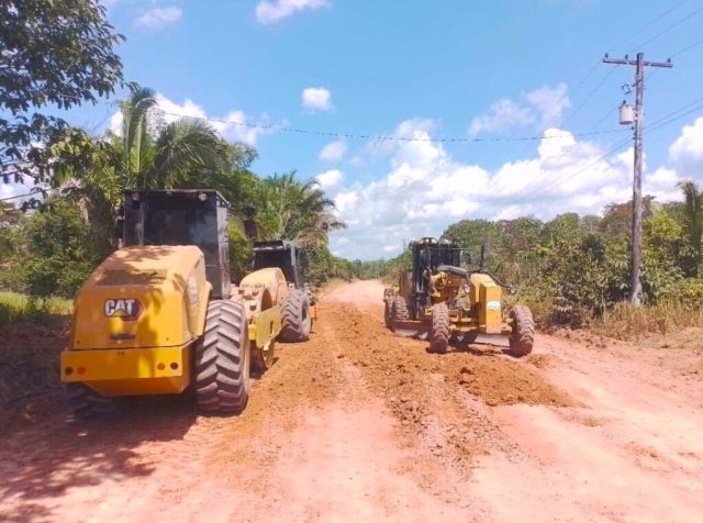 Manaquiri Governo do Amazonas realiza pavimentação do Ramal do Barro Alto Manaquiri: Governo do Amazonas realiza pavimentação do Ramal do Barro Alto