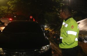 Operação CIF: Um estabelecimento foi interditado, cinco autuados e 43 condutores de veículos autuados ou notificados entre a noite de sábado e madrugada deste domingo As fiscalizações foram realizadas nas zonas sul, centro-sul e norte de Manaus. Operação CIF: Um estabelecimento foi interditado, cinco autuados e 43 condutores de veículos autuados ou notificados entre a noite de sábado e madrugada deste domingo