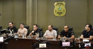 Polícia Civil prende trio por extorsão mediante sequestro, cárcere privado e rouboAção criminosa ocorreu no município de Iranduba. Polícia Civil prende trio por extorsão mediante sequestro, cárcere privado e roubo
