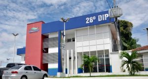 Polícia cumpre mandado de prisão contra homem envolvido em latrocínio e rouboA operação ocorreu na avenida Sucupira, bairro Colônia Terra Nova, zona norte de Manaus. Polícia cumpre mandado de prisão contra homem envolvido em latrocínio e roubo