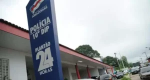 Polícia prende homem em flagrante por receptar produtos adquiridos pela internetA prisão ocorreu na rua Violeta, bairro Tancredo Neves, zona leste. Polícia prende homem em flagrante por receptar produtos adquiridos pela internet