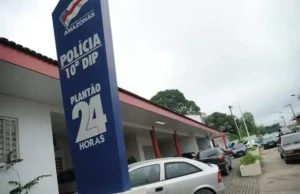 Polícia prende homem em flagrante por receptar produtos adquiridos pela internetA prisão ocorreu na rua Violeta, bairro Tancredo Neves, zona leste. Polícia prende homem em flagrante por receptar produtos adquiridos pela internet