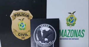 Polícia prende trio suspeito de praticar roubos em lojas de cosméticos no AlvoradaCom os suspeitos foram encontrados parte dos produtos roubados, revólveres e um simulacro de pistola. Polícia prende trio suspeito de praticar roubos em lojas de cosméticos no Alvorada