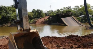Polícia realiza reconstituição do desabamento da ponte sobre rio CuruçáOs trabalhos foram realizados pela Polícia Civil do Amazonas em conjunto com a Polícia Federal, que investigam o caso. Polícia realiza reconstituição do desabamento da ponte sobre rio Curuçá