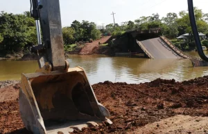 Polícia realiza reconstituição do desabamento da ponte sobre rio CuruçáOs trabalhos foram realizados pela Polícia Civil do Amazonas em conjunto com a Polícia Federal, que investigam o caso. Polícia realiza reconstituição do desabamento da ponte sobre rio Curuçá