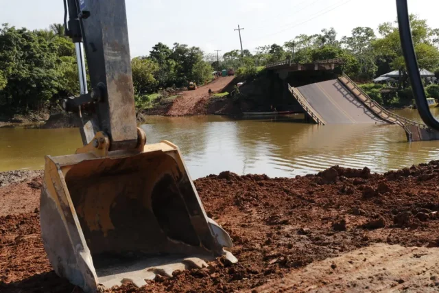 Polícia realiza reconstituição do desabamento da ponte sobre rio Curuçá