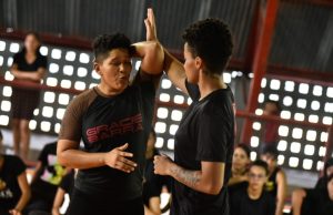 Abertas as inscrições para o curso de Defesa Pessoal para mulheres, na Vila Olímpica de ManausInscrições iniciaram nesta segunda-feira (31/07), por meio do Projeto Formando Campeões. Abertas as inscrições para o curso de Defesa Pessoal para mulheres, na Vila Olímpica de Manaus