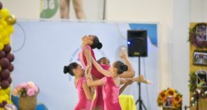 Vila Olímpica é sede do Troféu Artemis Soares de Ginástica Rítmica Competição deve reunir mais de 51 atletas amazonenses. Vila Olímpica é sede do Troféu Artemis Soares de Ginástica Rítmica