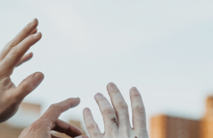 Vitiligo: alerta para alto número de casos no EstadoSegundo a Fundação Hospitalar Alfredo da Matta já são mais de 100 de casos em 2023. Vitiligo: alerta para alto número de casos no Estado