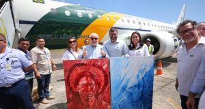 Wilson Lima diz que energia de qualidade em Parintins é feito histórico e pede a Lula apoio para desenvolvimento da regiãoO governador do Amazonas, Wilson Lima, afirmou que os parintinenses vivem um momento histórico pelo acesso à energia elétrica de qualidade. Wilson Lima diz que energia de qualidade em Parintins é feito histórico e pede a Lula apoio para desenvolvimento da região