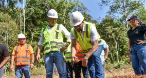 Wilson Lima vistoria obra de reforma e ampliação da AM-352 e destaca importância da rodovia para economia da regiãoCom investimento de quase R$ 219 milhões, a rodovia estadual liga Manaus e Novo Airão, passando por Manacapuru e Iranduba por meio da AM-070. Wilson Lima vistoria obra de reforma e ampliação da AM-352 e destaca importância da rodovia para economia da região