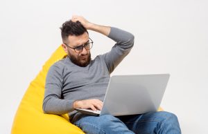 Polícia alerta para o Golpe do CatfishingO infrator cria laço afetivo com a vítima e aguarda o momento oportuno para pedir transações bancárias. Polícia alerta para o Golpe do Catfishing