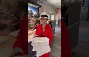 Em Israel, Ana Maria Braga é batizada no Rio Jordão