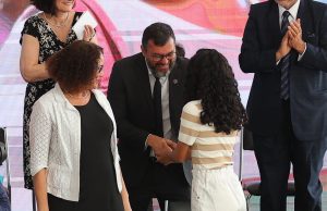 Aluna da rede estadual de ensino representa o Amazonas em lançamento de programa do MECDurante a participação, Manuela Herculano, da EETI Petrônio Portella, enalteceu as políticas públicas educacionais do estado. Aluna da rede estadual de ensino representa o Amazonas em lançamento de programa do MEC