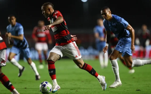 Athletico-PR vence o Flamengo por 3 a 0 Athletico-PR vence o Flamengo por 3 a 0