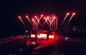 David Guetta encerra primeira noite do #SouManaus 2023 com sucesso de público A atração mais esperada do festival, o maior DJ do mundo, David Guetta, encerrou a primeira noite do “#SouManaus Passo a Paço 2023” diante de uma multidão no palco Bradesco – Guardião da Amazônia. David Guetta encerra primeira noite do #SouManaus 2023 com sucesso de público