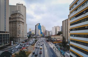 Dia Nacional do Trânsito: Inteligência Artificial pode melhorar o sistema de tráfego brasileiroEntenda como é possível prevenir acidentes e melhorar a circulação de tráfego utilizando Inteligência Artificial para monitorar ruas e estradas brasileiras. Dia Nacional do Trânsito: Inteligência Artificial pode melhorar o sistema de tráfego brasileiro