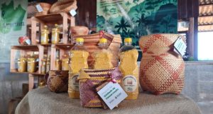 Em Apuí, produtos de Unidades de Conservação são destaques na Feira da Agricultura FamiliarProdutos da RDS Uatumã, Amanã e Rio Amapá, além do Mosaico do Apuí, tiveram produtos expostos durante 34ª Expoap. Em Apuí, produtos de Unidades de Conservação são destaques na Feira da Agricultura Familiar