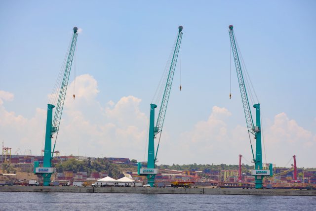 Em Manaus, Super Terminais inaugura os primeiros guindastes elétricos do mundo