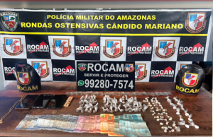 Em Presidente Figueiredo, Polícia Militar prende dupla por tráfico de entorpecentesForam apreendidos 131 de drogas, R$ 440 em espécie, além de três aparelhos celulares. Em Presidente Figueiredo, Polícia Militar prende dupla por tráfico de entorpecentes
