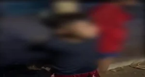 Garimpeiros amarram crianças e adolescentes indígenas dentro da reserva Yanomami; confira o vídeo O vídeo mostra outro episódio de violência contra os povos indígenas. Garimpeiros amarram crianças e adolescentes indígenas dentro da reserva Yanomami; confira o vídeo