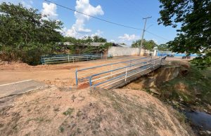 Em Itamarati, Governo do Amazonas executa obra de recuperação de erosão e ponte metálica no igarapé do PeriquitoPrevisão de conclusão dos trabalhos é no segundo semestre de 2024. Governo do Amazonas executa obra de recuperação de erosão e ponte metálica no igarapé do Periquito, em Itamarati