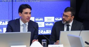 Governo Federal garante a Wilson Lima serviço de dragagem para facilitar tráfego em rios do estadoAnúncio foi feito ao governador durante reunião com ministros dos Transportes e de Portos e Aeroportos e bancada federal do Amazonas. Governo Federal garante a Wilson Lima serviço de dragagem para facilitar tráfego em rios do estado