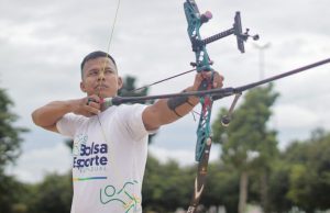 Governo do Amazonas convoca atletas e paratletas para assinatura de patrocínio do Bolsa EsporteProcesso para assinatura acontece na quinta e sexta-feira (21 e 22/09), na Arena da Amazônia. Governo do Amazonas convoca atletas e paratletas para assinatura de patrocínio do Bolsa Esporte