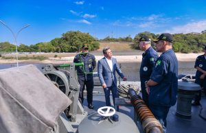 Governo do Amazonas fortalece Operação Estiagem 2023 com interlocução junto à MarinhaVice-governador Tadeu de Souza coleta dados estratégicos em órgãos militares da Estação Naval do Rio Negro. Governo do Amazonas fortalece Operação Estiagem 2023 com interlocução junto à Marinha
