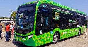 Prefeitura entrega primeiro ônibus 100% elétrico da região Norte Prefeitura entrega primeiro ônibus 100% elétrico da região Norte