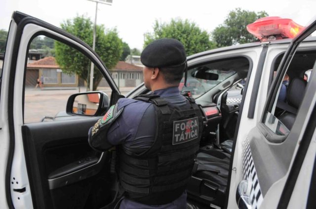 Dois homens são presos após assaltar rota do Distrito Industrial em Manaus