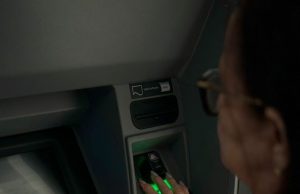 Polícia alerta para golpes aplicados contra idosos em agências bancáriasOs criminosos se aproveitam da movimentação em bancos para obter vantagens indevidas sob os idosos. Polícia alerta para golpes aplicados contra idosos em agências bancárias