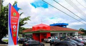 Polícia prende mulher condenada a seis anos de prisão por roubo majorado em transportes públicosA mulher estava cumprindo condenação em regime aberto pelo mesmo crime, ocorrido no ano de 2020. Polícia prende mulher condenada a seis anos de prisão por roubo majorado em transportes públicos