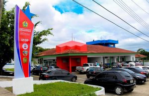 Polícia prende mulher condenada a seis anos de prisão por roubo majorado em transportes públicosA mulher estava cumprindo condenação em regime aberto pelo mesmo crime, ocorrido no ano de 2020. Polícia prende mulher condenada a seis anos de prisão por roubo majorado em transportes públicos