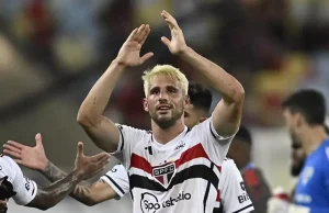 São Paulo sai na frente e vence o Flamengo no primeiro jogo na final da Copa do BrasilO Tricolor Paulista venceu por 1 a 0 o time Rubro- Negro. São Paulo sai na frente e vence o Flamengo na final da Copa do BrasilBrasil