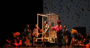 Teatro Amazonas apresenta espetáculo inclusivoEm alusão ao Dia Nacional da Luta da Pessoa com Deficiência, o espetáculo reúne 78 pessoas e é gratuito. Teatro Amazonas apresenta espetáculo inclusivo