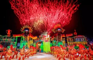 Tradicional leva para o Cirandódromo os encantos de ManacapuruEncerrando 25º Festival de Cirandas de Manacapuru, a ciranda do bairro da Terra Preta apresentou o Eldorado Encantado. Tradicional leva para o Cirandódromo os encantos de Manacapuru