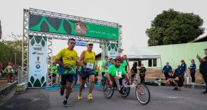 UEA realiza 1ª Corrida do Saium-de-coleiraAtletas adeptos de atividades físicas e comprometidos com a preservação ambiental competiram nas categorias de 5 km e 10 km. UEA realiza 1ª Corrida do Saium-de-coleira