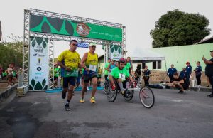 UEA realiza 1ª Corrida do Saium-de-coleiraAtletas adeptos de atividades físicas e comprometidos com a preservação ambiental competiram nas categorias de 5 km e 10 km. UEA realiza 1ª Corrida do Saium-de-coleira