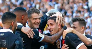 Vasco vence Fluminense e aumenta chance de ficar na Série A Vasco vence Fluminense e aumenta chance de ficar na Série A