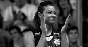 Walewska, ex-jogadora da Seleção de Vôlei, morre aos 43 anosSegundo o Corpo de Bombeiros, a ex-atleta caiu do 17º andar de um prédio. Walewska, ex-jogadora da Seleção de Vôlei, morre aos 43 anos