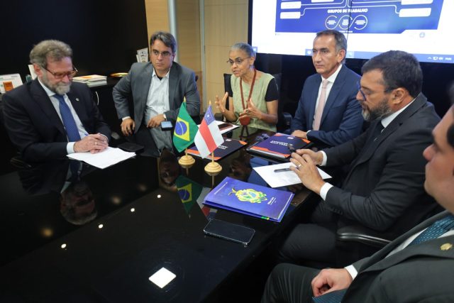 Wilson Lima e ministros Waldez Góes e Marina Silva anunciam força-tarefa para enfrentamento da estiagem no Amazonas Wilson Lima e ministros Waldez Góes e Marina Silva anunciam força-tarefa para enfrentamento da estiagem no Amazonas
