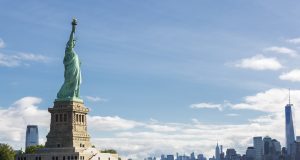4 dicas para quem deseja obter o visto permanente para morar nos Estados Unidos por meio da profissãoDe acordo com a assessoria imigratória D4U Immigration, oportunidade de carreira e qualidade de vida estão entre os principais fatores para alta de brasileiros no exterior. 4 dicas para quem deseja obter o visto permanente para morar nos Estados Unidos por meio da profissão
