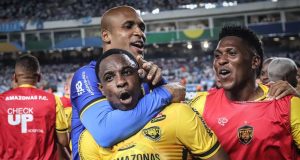 Amazonas vence Paysandu de virada e fica a um empate do acesso à Série BO Amazonas FC retorna a vice-liderança do grupo e agora tem a chance de garantir o acesso à Série B diante do torcedor amazonense. Amazonas vence Paysandu de virada e fica a um empate do acesso à Série B